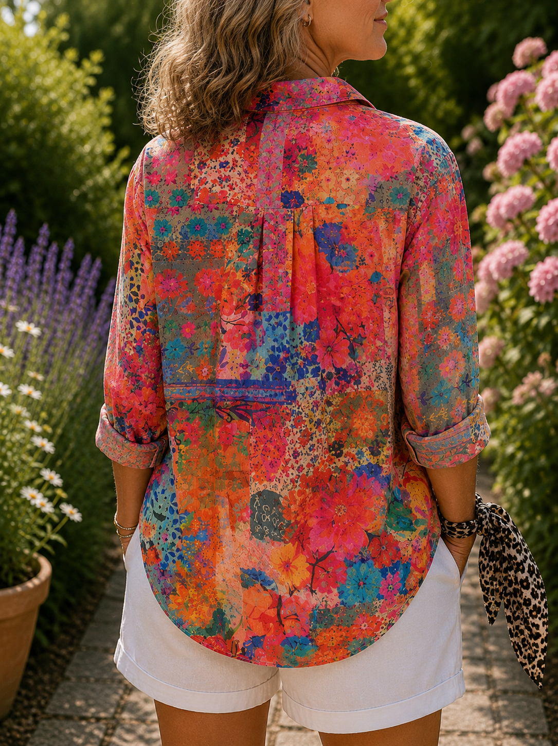 Anica | Kunstvolle, farbenfrohe Bluse mit Knopfleiste