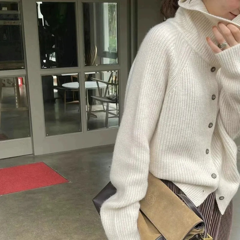 Shirley | Chic Cardigan