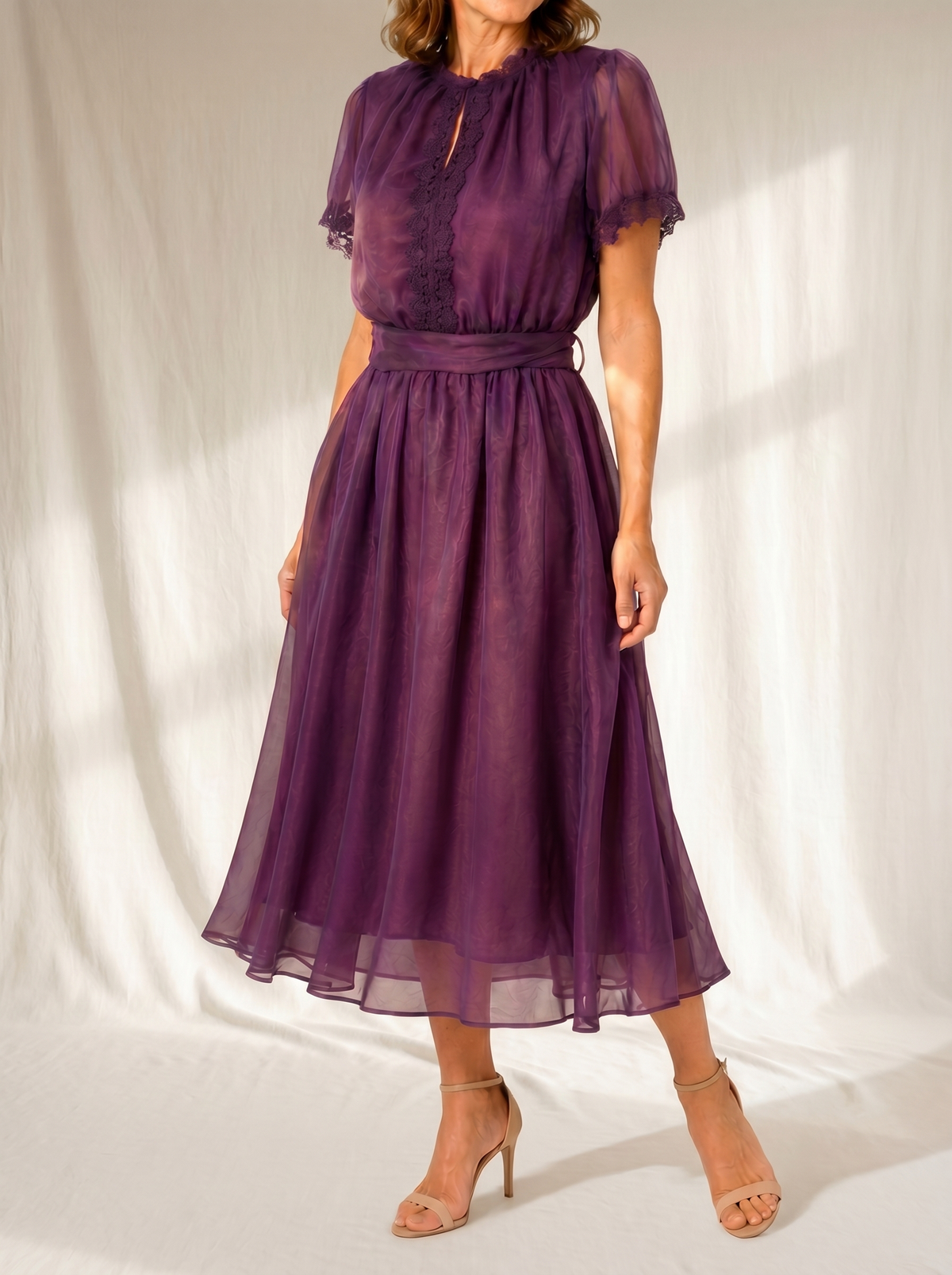 Flavia | Maxi Kleid mit Tropfen-Ausschnitt und Spitze aus Chiffon