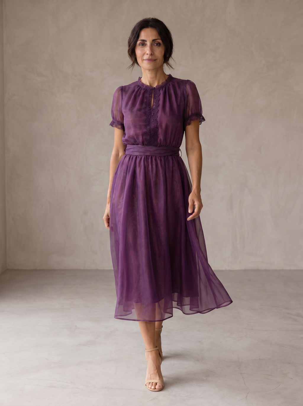 Flavia | Maxi Kleid mit Tropfen-Ausschnitt und Spitze aus Chiffon