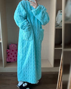 Kathi | Kuscheldecke zum Anziehen mit Taschen – Ansicht Türkis