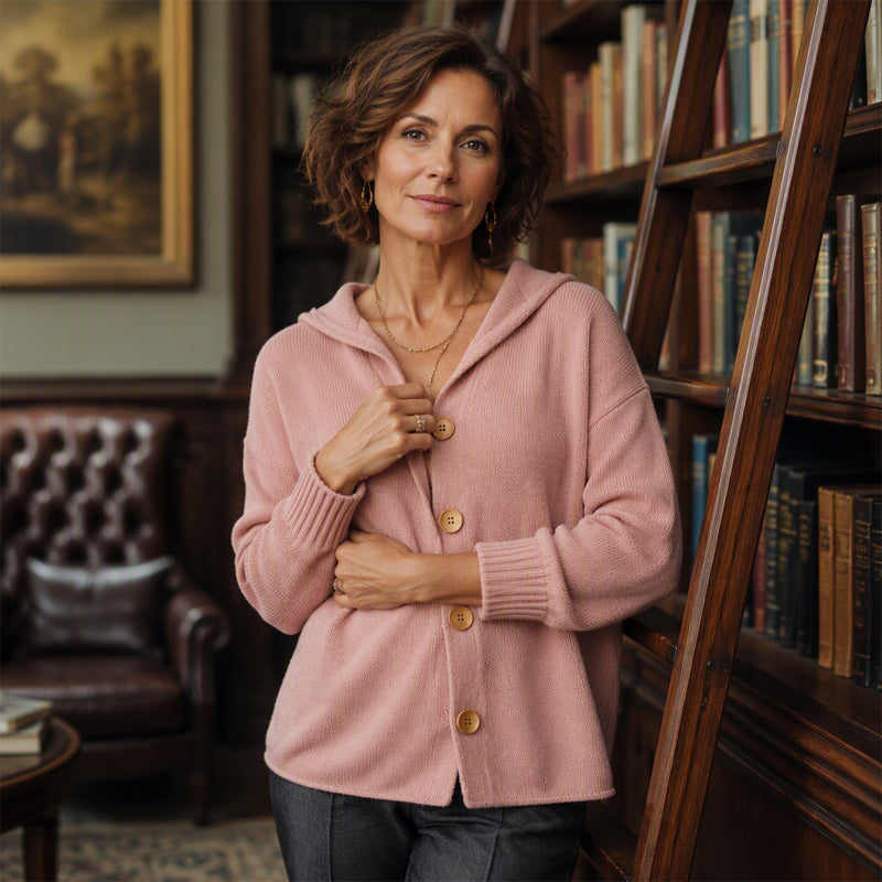 Lotta | Kapuzen-Strickjacke mit Knöpfen – Ansicht Rosa