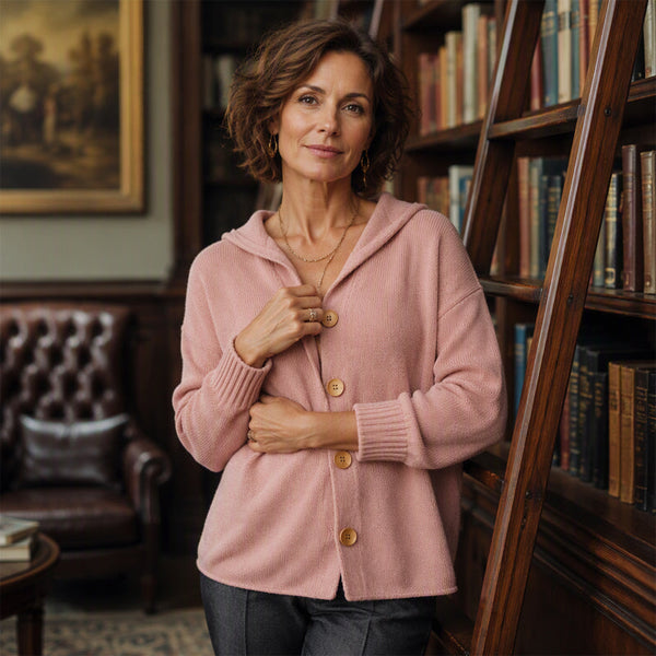 Lotta | Kapuzen-Strickjacke mit Knöpfen – Ansicht Rosa