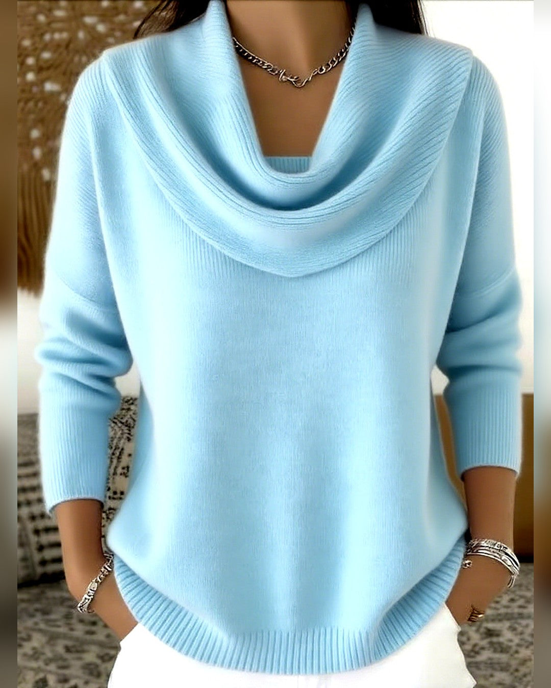 Theresa | Pullover mit Wasserfallkragen – Hellblau