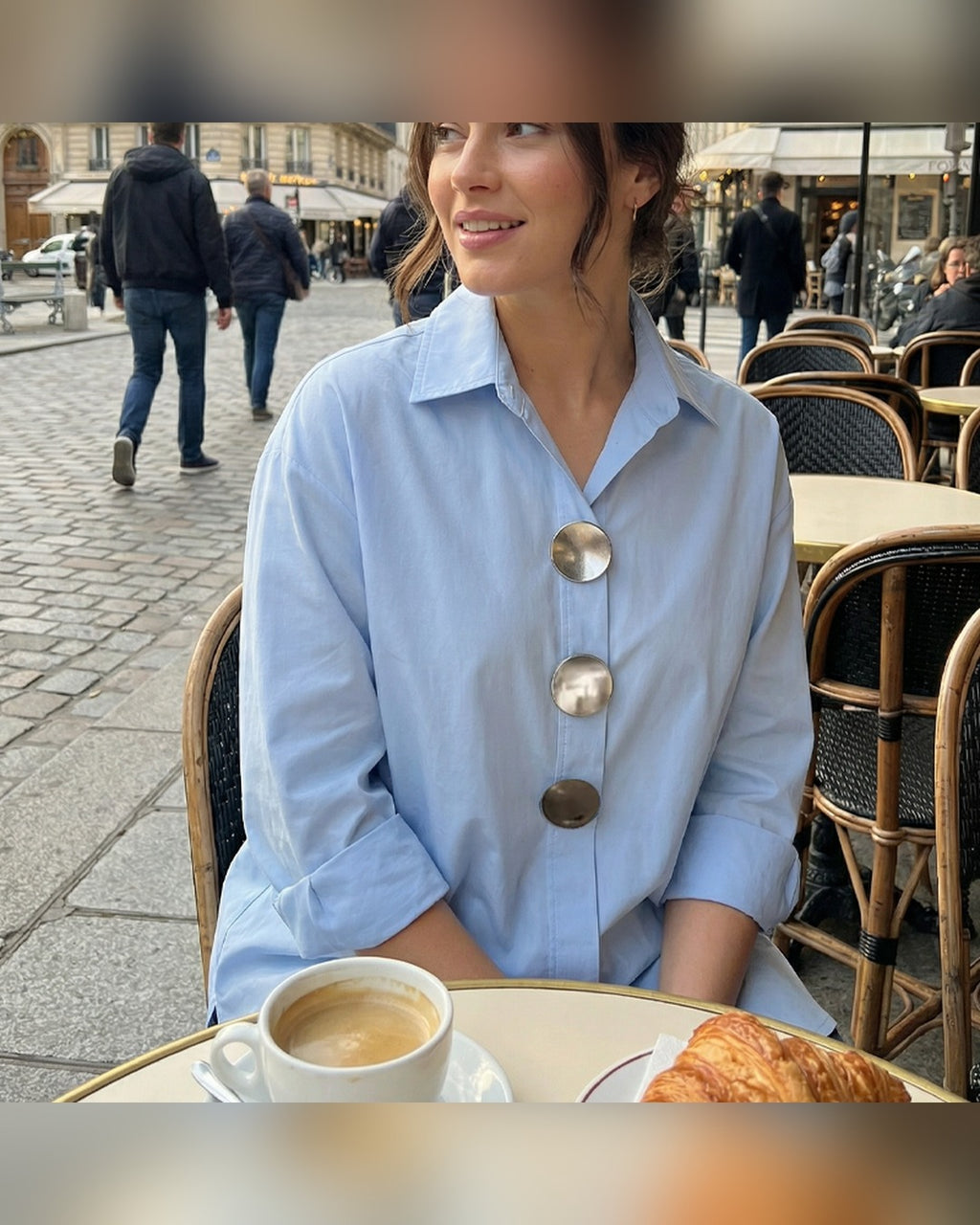 Vroni | Oversize-Bluse mit Zierknöpfen – Ansicht 4