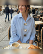 Vroni | Oversize-Bluse mit Zierknöpfen – Ansicht 4
